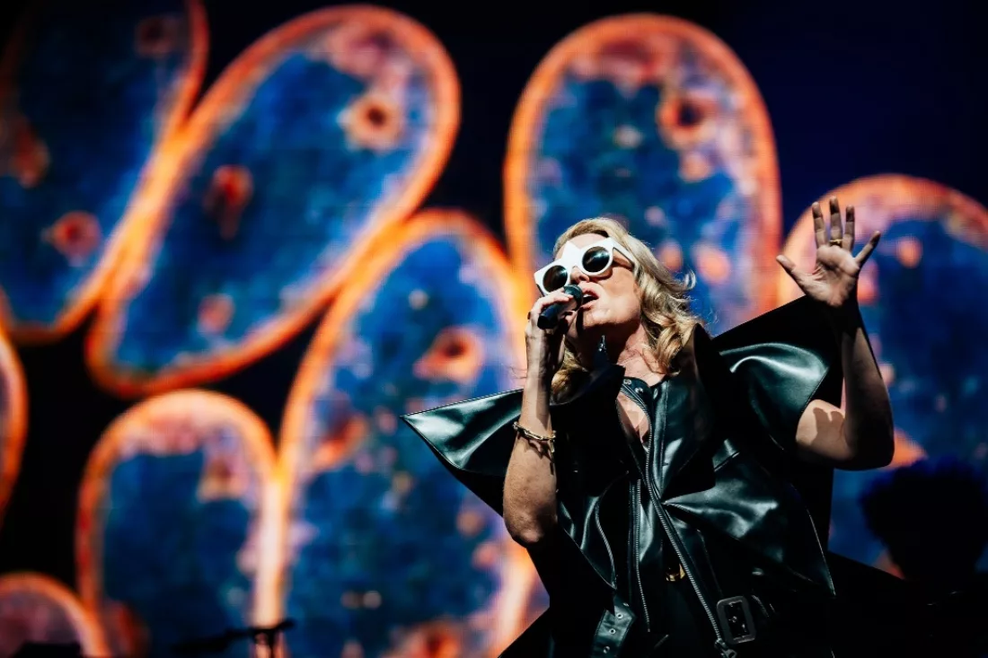 Lowlands 20240818 3voor12 Roisin Murphy Jessie Kamp 4078
